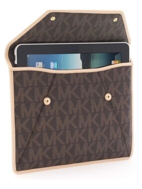 ✨ Gorgeous~Michael Kors Jet Set Multi-Use; Laptop/Ipad Sleeve-Chic Clutch -13" ✨